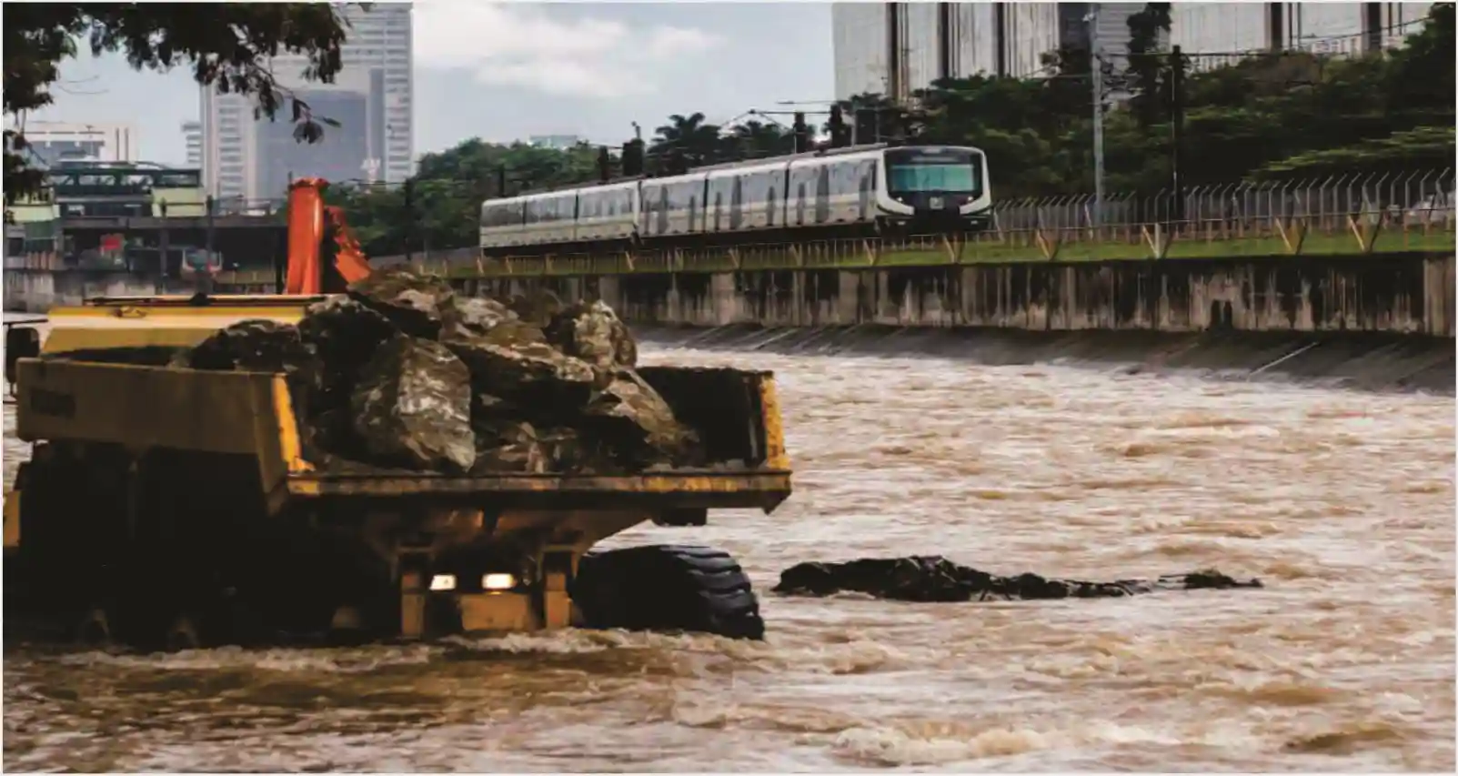 El río Medellín tiene 13 nuevos puntos críticos que podrían afectar al metro